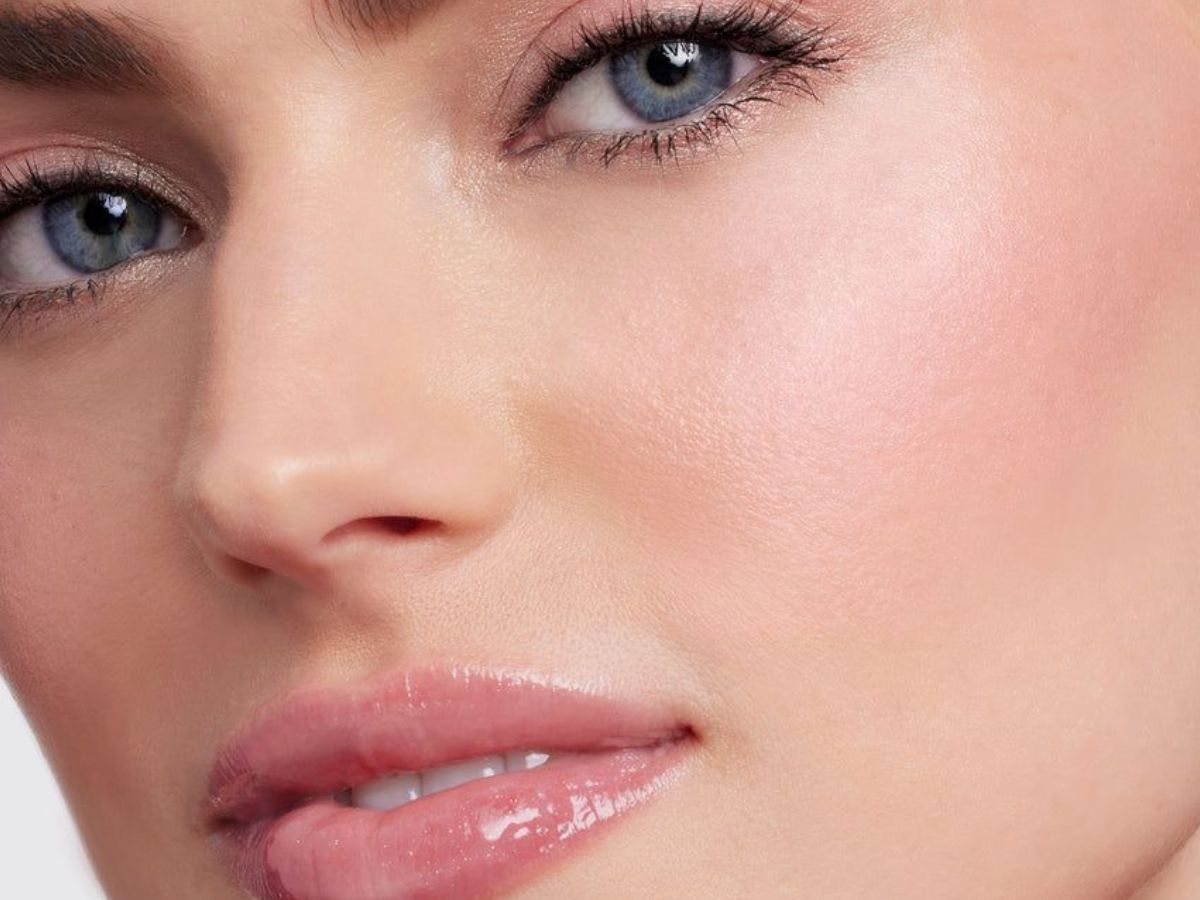 फर्स्ट डेट पर दिखे खूबसूरत, इन कुछ टिप्स से लगाएं अपनी सुंदरता में चार चाँद - Photo Gallery