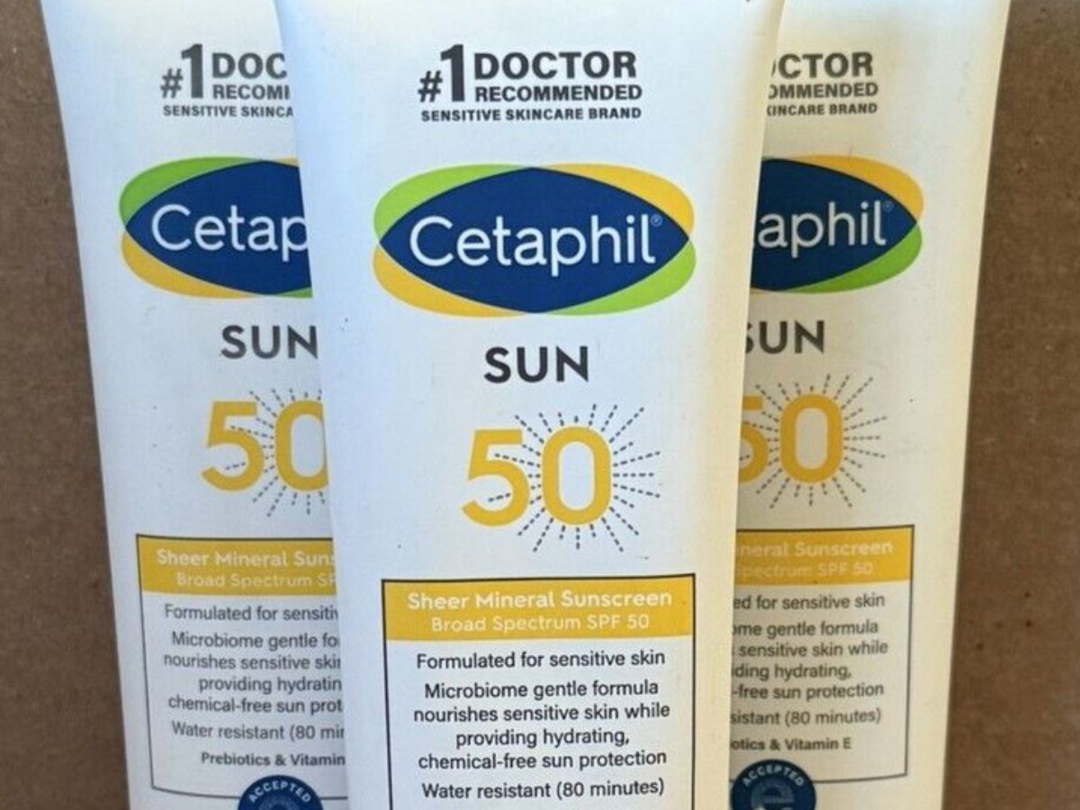 Monsoon Skin Care: बरसात में भी आपके चेहरे का ध्यान रखेंगी ये सनस्क्रीन - Photo Gallery