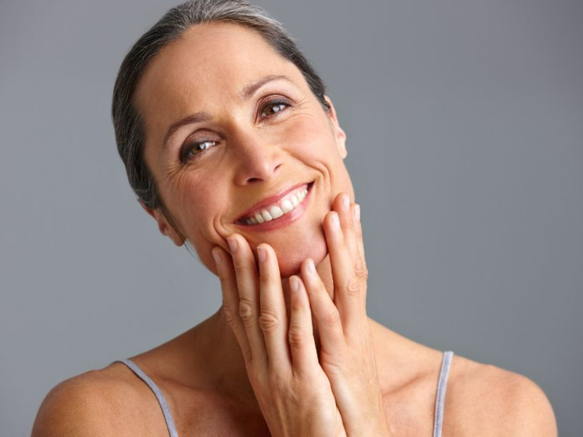 Benefits Of Coconut Oil: अगर आप भी है झुर्रियां से परेशान है तो अपनी त्वचा पर नारियल का तेल लगाए और प्राकृतिक  गलो  पाए - Photo Gallery