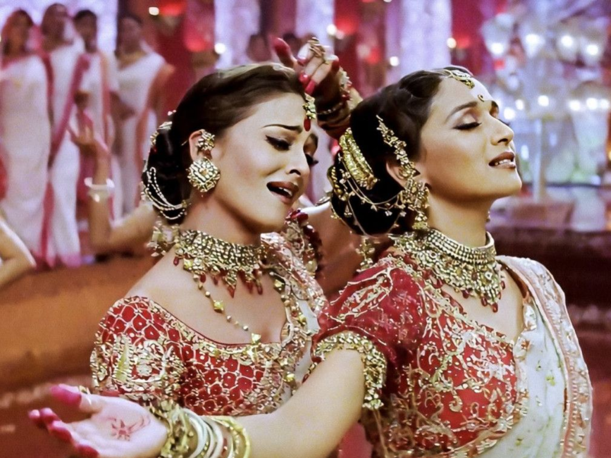 यहाँ 7 म्यूजिक एल्बम्स हैं जिन्हें सुनने के बाद आप भी इन गानों के दिवाने बन जाएंगे - Photo Gallery