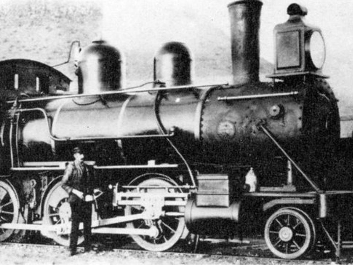 First Indian AC Train: जानें कब शुरू हुई एसी कोच वाली ट्रेन और ठंडा रखने के लिए करते थे ये काम - Photo Gallery