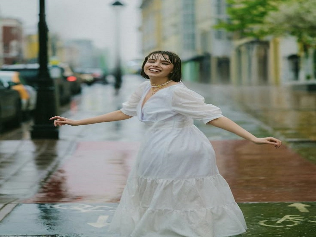 Rainy Day Outfit Ideas: बरसात के दिन के लिए आउटफिट आइडियाज, जानिए उनके नाम - Photo Gallery