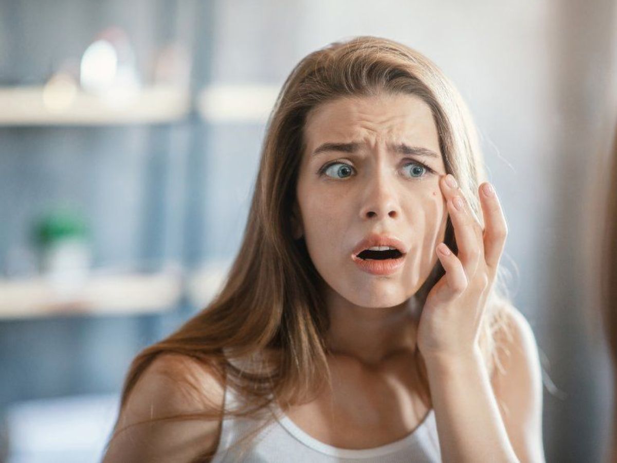 Signs That You Don’t Get Enough Sleep: समय से नींद पूरी नहीं हो पाने से आपको भी हो सकते हैं आंखों के नीचे काले घेरे - Photo Gallery