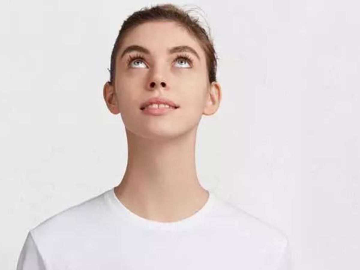 Yoga For Eyes: ये कुछ एक्सरसाइज करने से होगी आपकी आंखों की रोशनी तेज - Photo Gallery