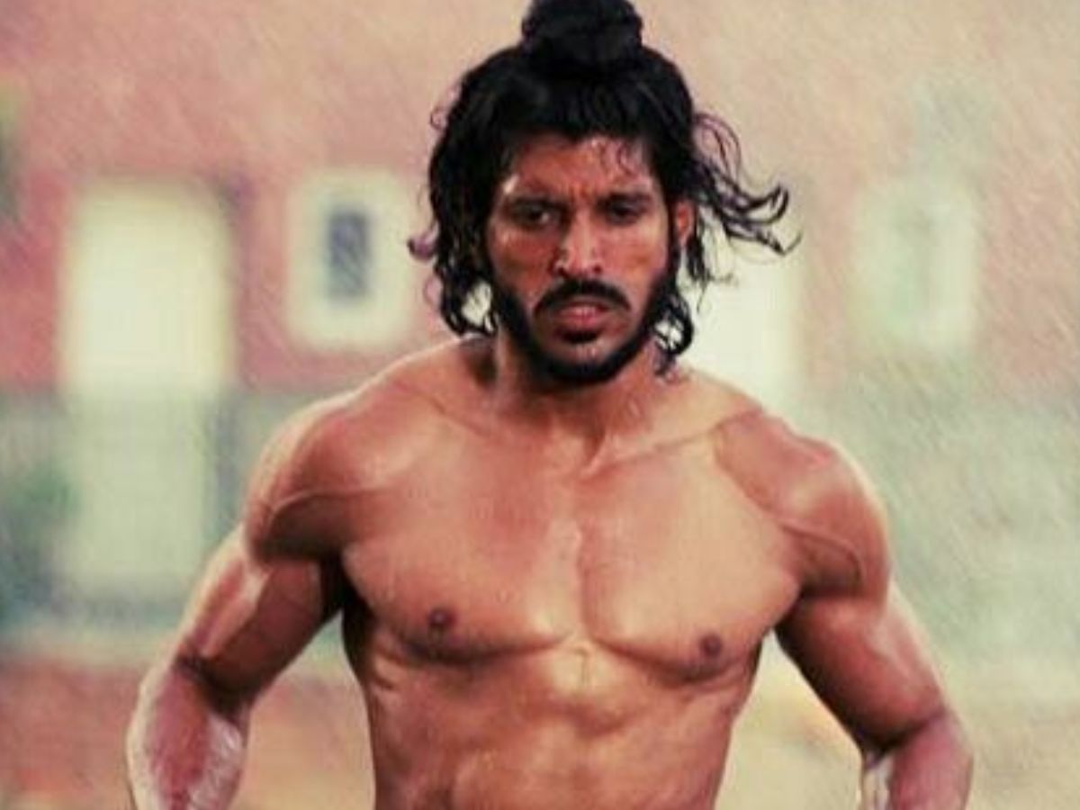 Actors’ Physical Transformations For Films: फिल्म के लिए इन कुछ सितारों ने बदली अपनी बॉडी देखकर आपके भी उड़ जाएंगें होश - Photo Gallery