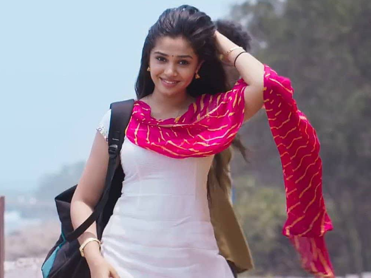 कीर्ति शेट्टी की सेक्सी हॉट तस्वीरें कीर्ति शेट्टी ने इन तस्वीरों में अपने मासूम लेकिन हॉट और सेक्सी लुक से दिल पिघला दिया - Photo Gallery