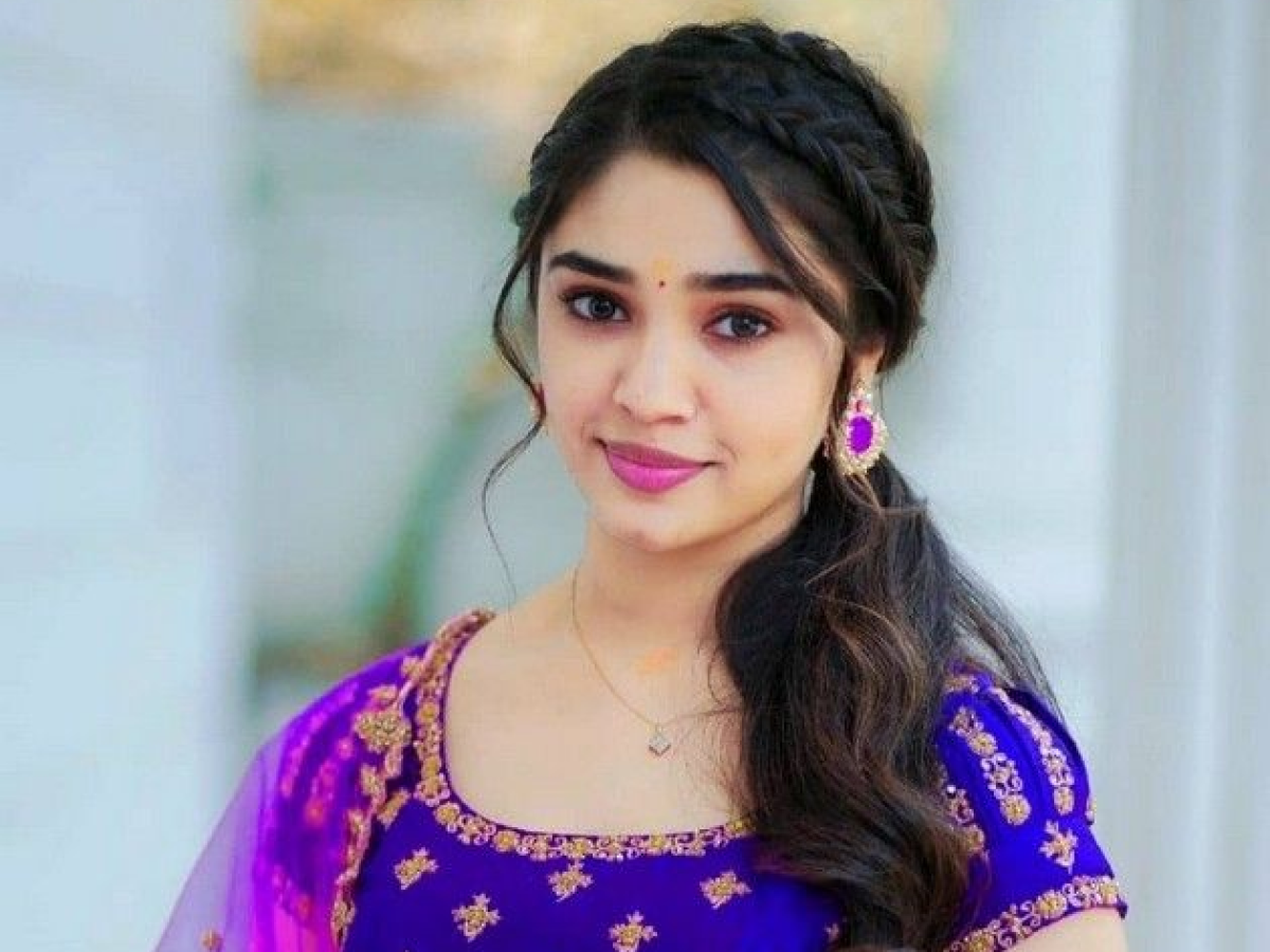 कीर्ति शेट्टी की सेक्सी हॉट तस्वीरें कीर्ति शेट्टी ने इन तस्वीरों में अपने मासूम लेकिन हॉट और सेक्सी लुक से दिल पिघला दिया - Photo Gallery