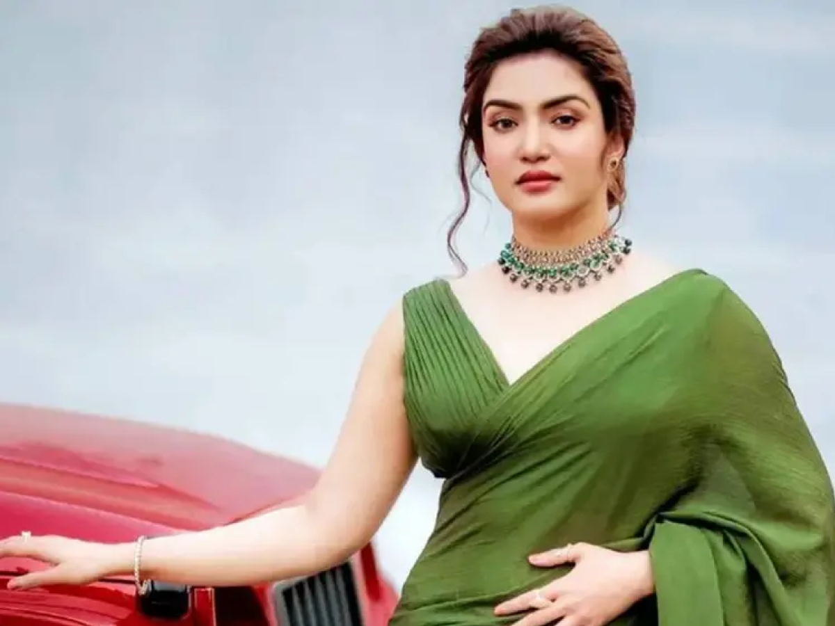 हनी रोज ने अपनी लेटेस्ट हॉट और सेक्सी साड़ी तस्वीरों से अपने फैंस को किया मंत्रमुग्ध - Photo Gallery