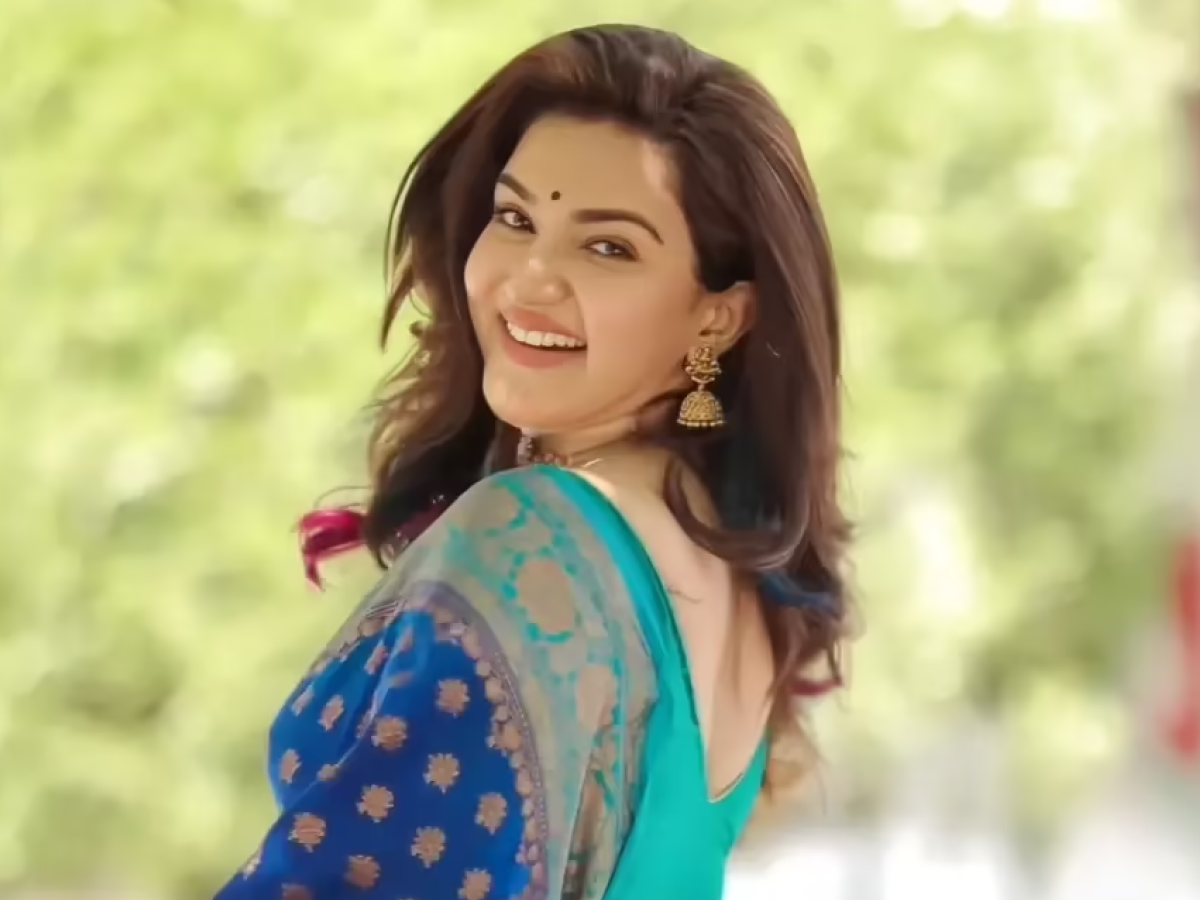 हनी रोज ने अपनी लेटेस्ट हॉट और सेक्सी साड़ी तस्वीरों से अपने फैंस को किया मंत्रमुग्ध - Photo Gallery