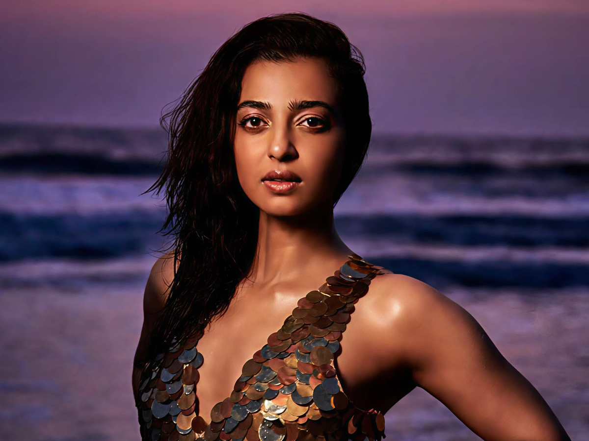 राधिका आप्टे की सेक्सी हॉट तस्वीरें राधिका आप्टे ने अपने बोल्ड हॉट और सेक्सी फोटोशूट से दिया दमदार बयान - Photo Gallery