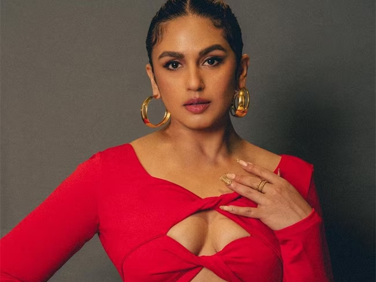 हुमा कुरैशी की सेक्सी हॉट तस्वीरें बॉडी पॉजिटिविटी का जश्न मनाती हैं बोल्ड तस्वीरें - Photo Gallery