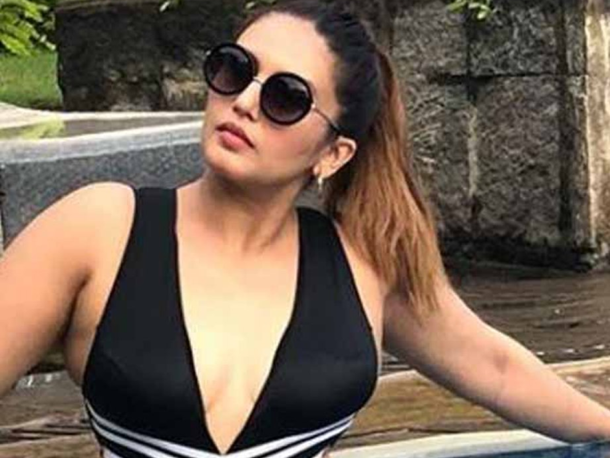 हुमा कुरैशी की सेक्सी हॉट तस्वीरें बॉडी पॉजिटिविटी का जश्न मनाती हैं बोल्ड तस्वीरें - Photo Gallery