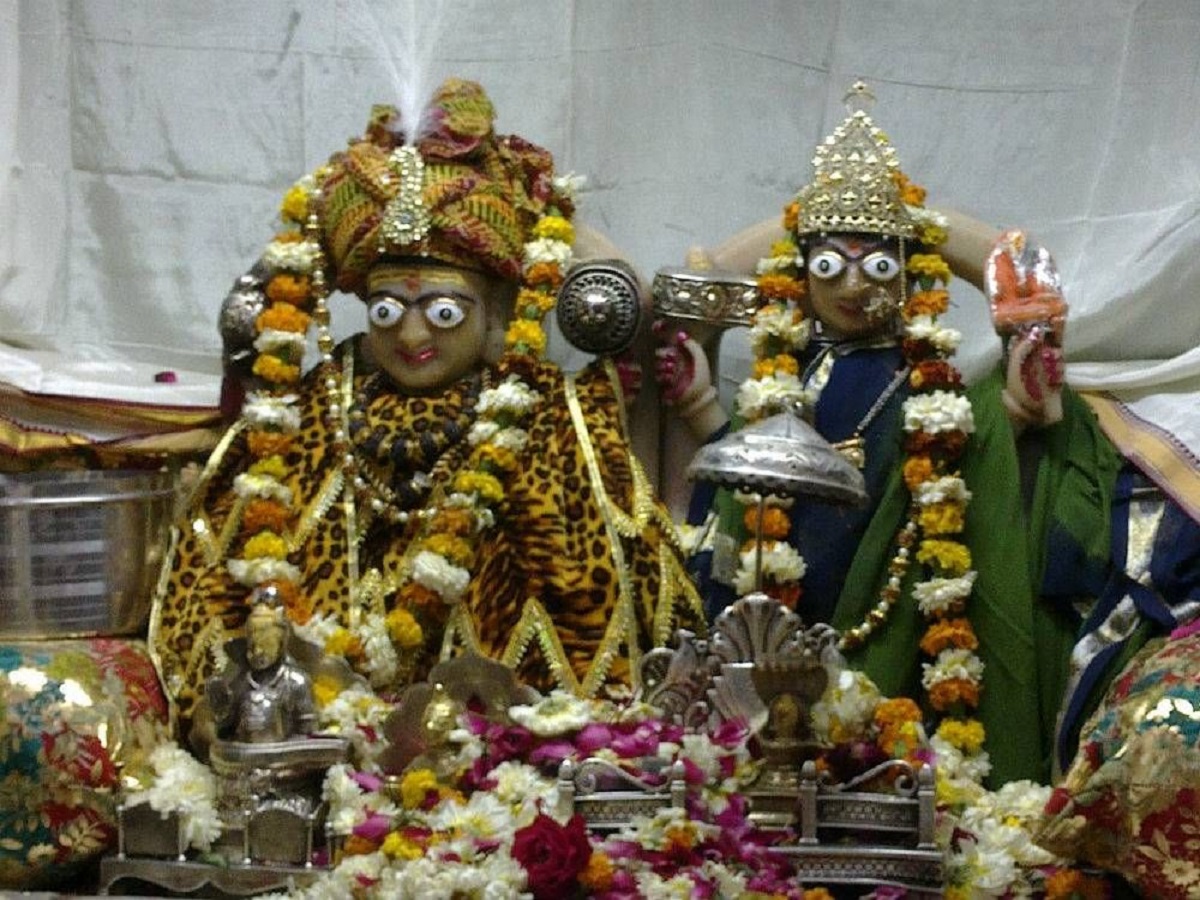 Shiv Temples In Delhi: रुद्राभिषेक की अद्भुत अनुभूति के लिए जरूर जाएं दिल्ली के इन पावन शिव मंदिरों में - Photo Gallery