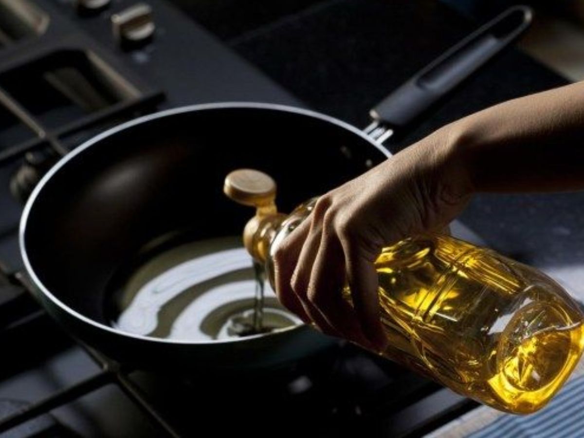 घर पर कुछ इस तरीके से बनाएं भंडारे वाली टेस्टी आलू की सब्जी - Photo Gallery