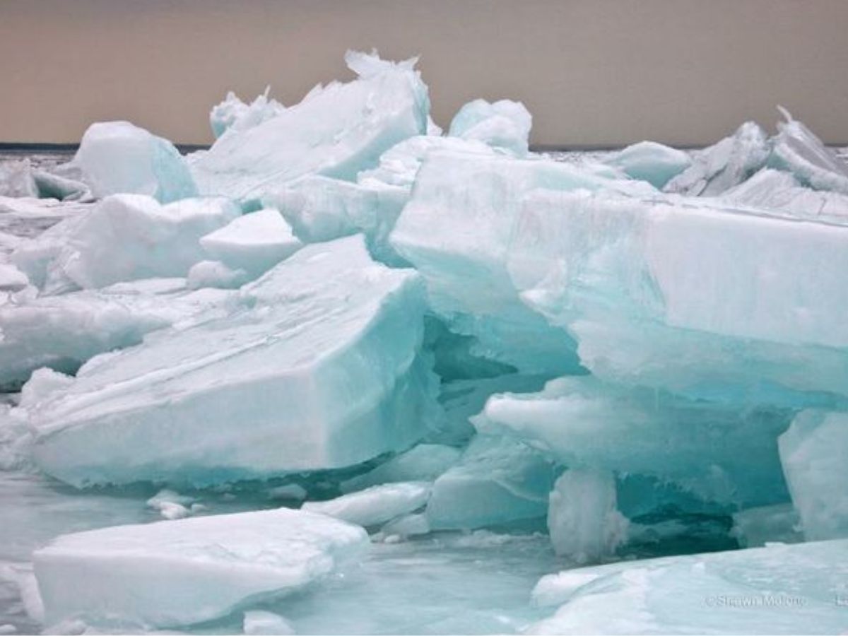 First Indian AC Train: जानें कब शुरू हुई एसी कोच वाली ट्रेन और ठंडा रखने के लिए करते थे ये काम - Photo Gallery