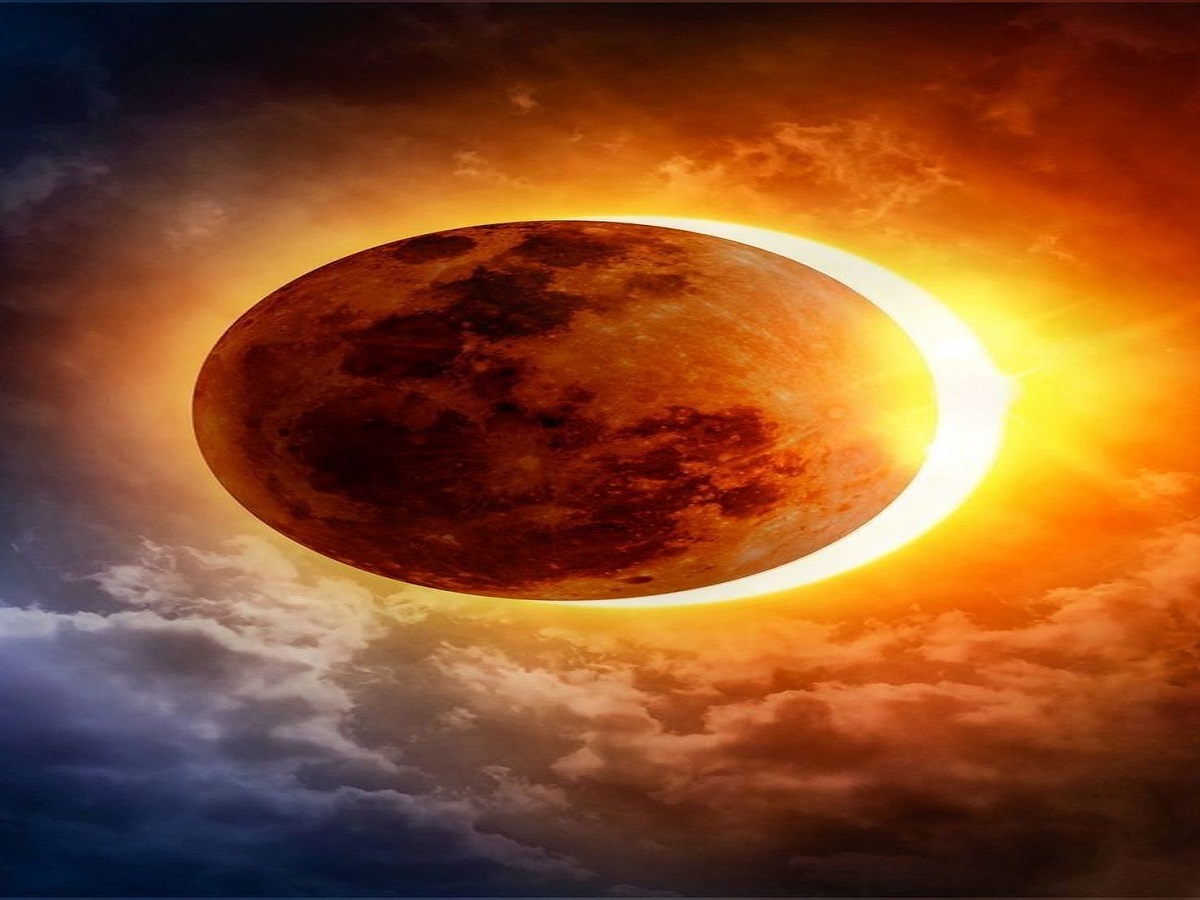 Surya grahan: आ रहा है ऐसा खगोलीय नजारा जब दिन में हो जाएगी रात, जानिए सूर्य ग्रहण की तिथि, समय और सूतक काल - Photo Gallery