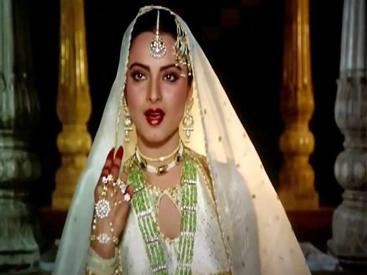 Retro Song: मानसून के मौसम में सुनिए आशा भोसले के कुछ गीत जो बना देंगे आपके दिन को सुनहरा - Photo Gallery