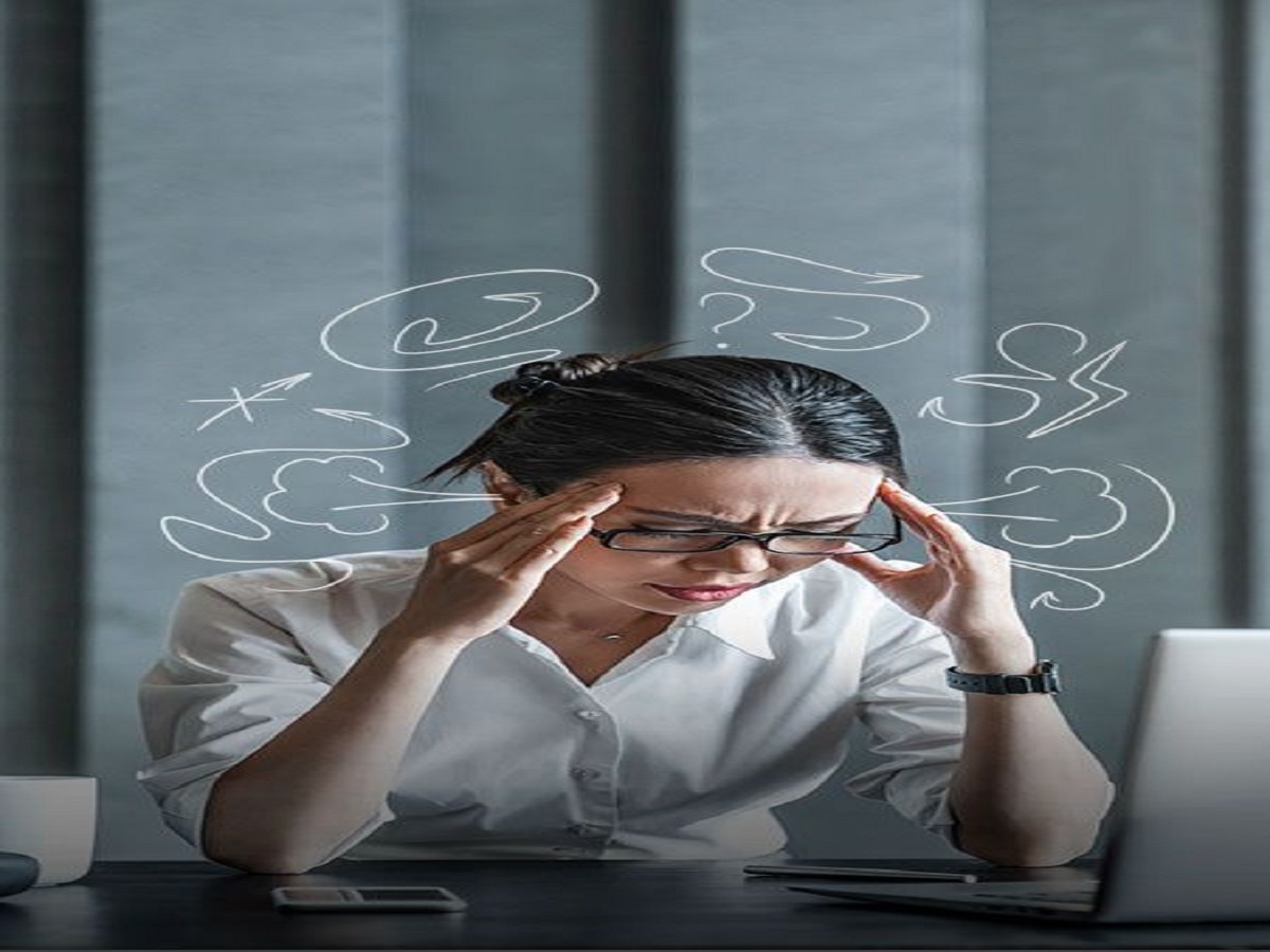 क्या आप भी सुबह उठते ही थकान महसूस करते हैं? ये रहे अधूरी नींद के साफ लक्षण - Photo Gallery