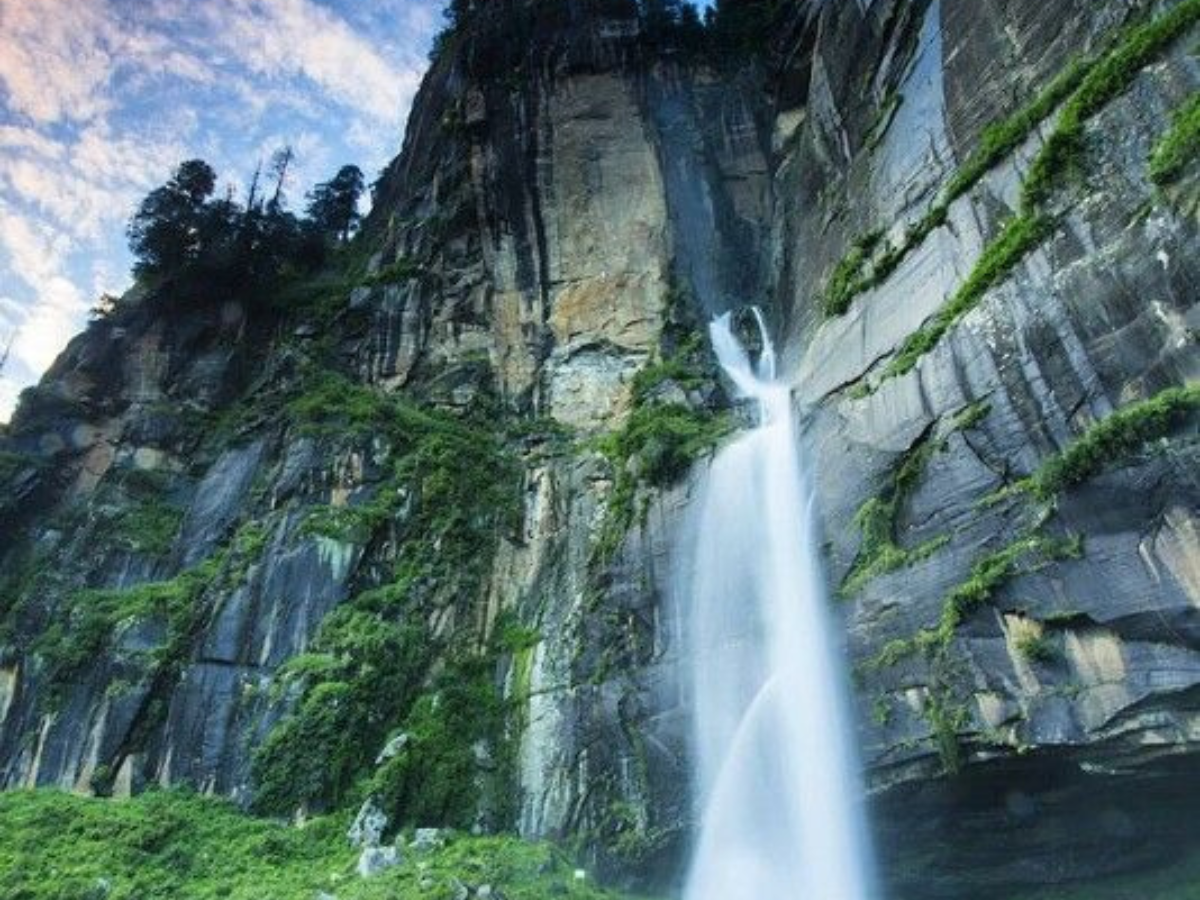 7 Best Places Of Himachal Pradesh: अगर आप भी है प्रकृति प्रेमी में से तो , आपके पर्वतीय खूबसूरती औऔर हरियाली का अनोखा संगम जरूर पसंद आएगा - Photo Gallery