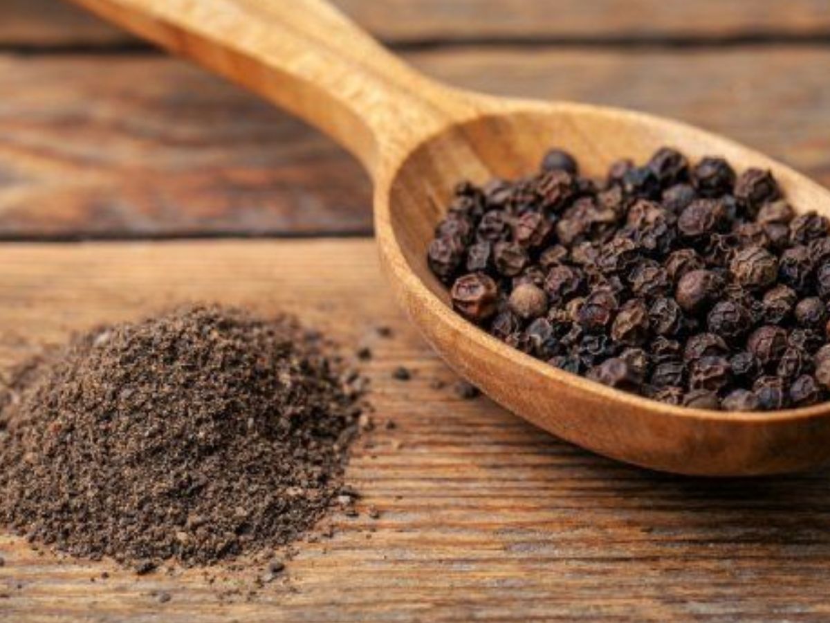 7 Ideas To Lose Weight Naturally: बिना जिम जाए रसोई में मिलने वाले इन कुछ मसालों से आप भी अपना वजन घटायें - Photo Gallery