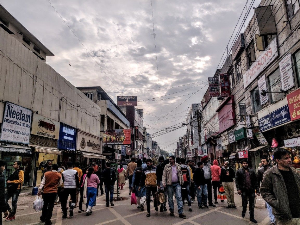 Delhi Cheapest Market:  अगर आप भी है शॉपिंग के शौकीन , तो जाइए दिल्ली की इन सस्ती मार्केट में - Photo Gallery