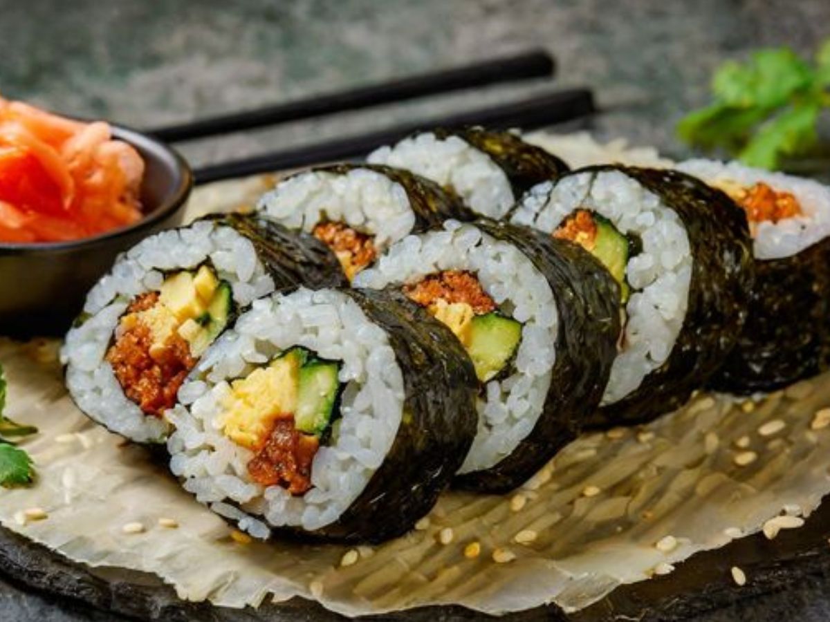 Delicious Korean Snacks: आप भी बरसात के मौसम में ट्राई करें ये कुछ कोरियन स्नैक्स - Photo Gallery