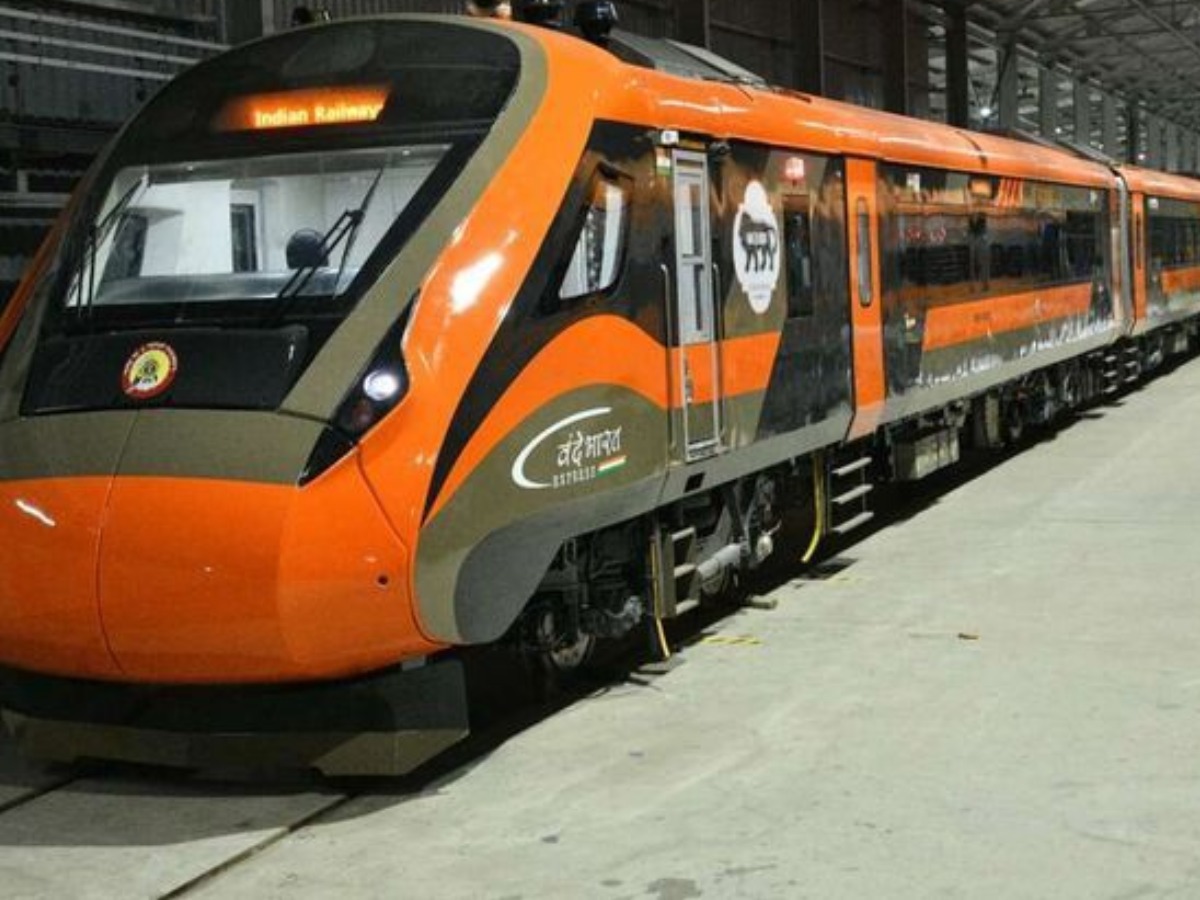 Vande Bharat : आप भी जाने आखिर क्या है वंदे भारत ट्रेन में ऐसा जादू , सुनकर आप भी हो जओगे हैरान - Photo Gallery