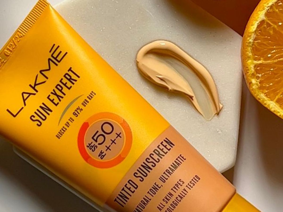 Monsoon Skin Care: बरसात में भी आपके चेहरे का ध्यान रखेंगी ये सनस्क्रीन - Photo Gallery