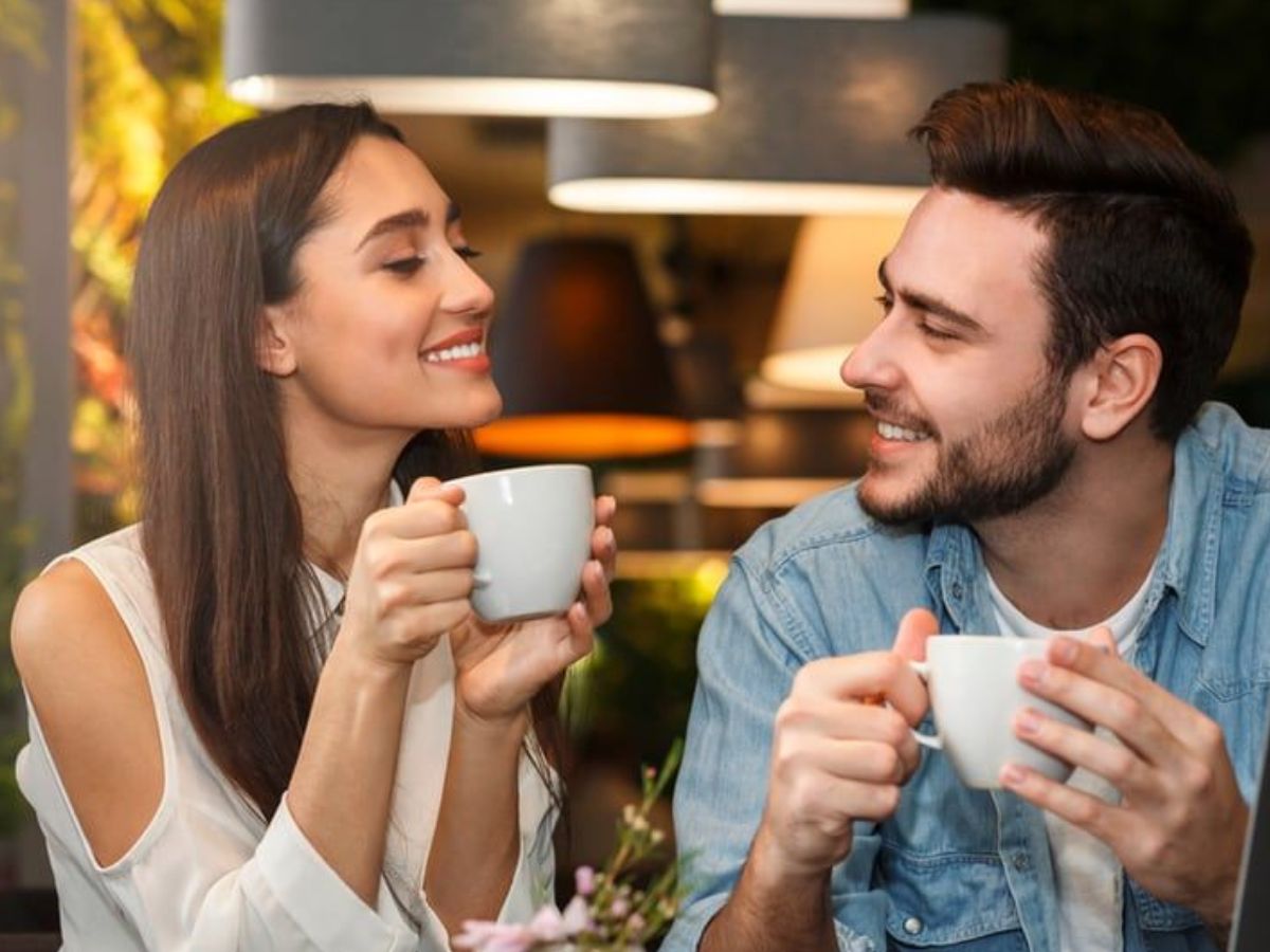 Keep loving Your Partner: इन कुछ तरीकों से अपनी शादीशुदा जीवन में बरकरार रखें रोमांस होगा रिश्ता मजबूत - Photo Gallery