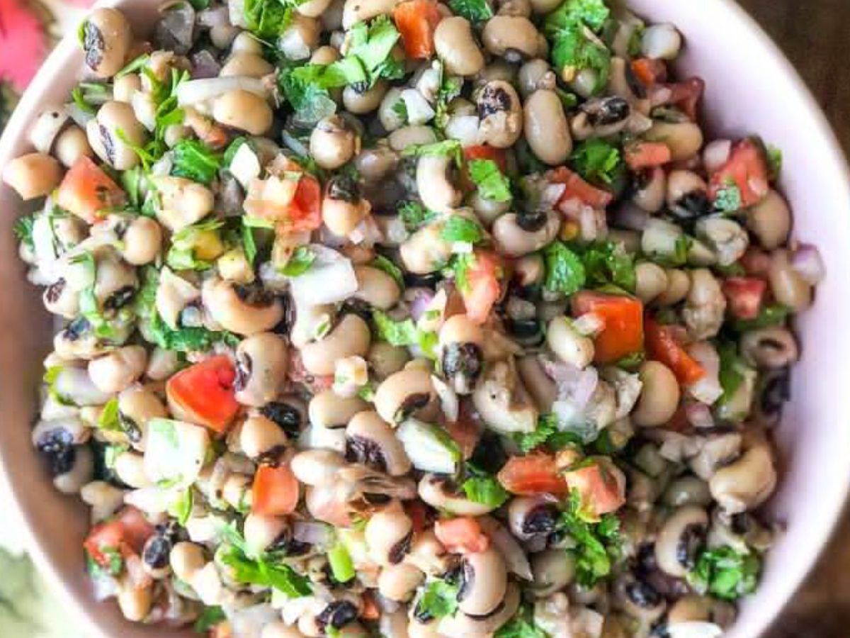 रात के समय खाना है कुछ हल्का और स्वादिष्ट, तो अपने डिनर में शामिल करें लोबिया और उठाएं उसके अनगिनत लाभ - Photo Gallery