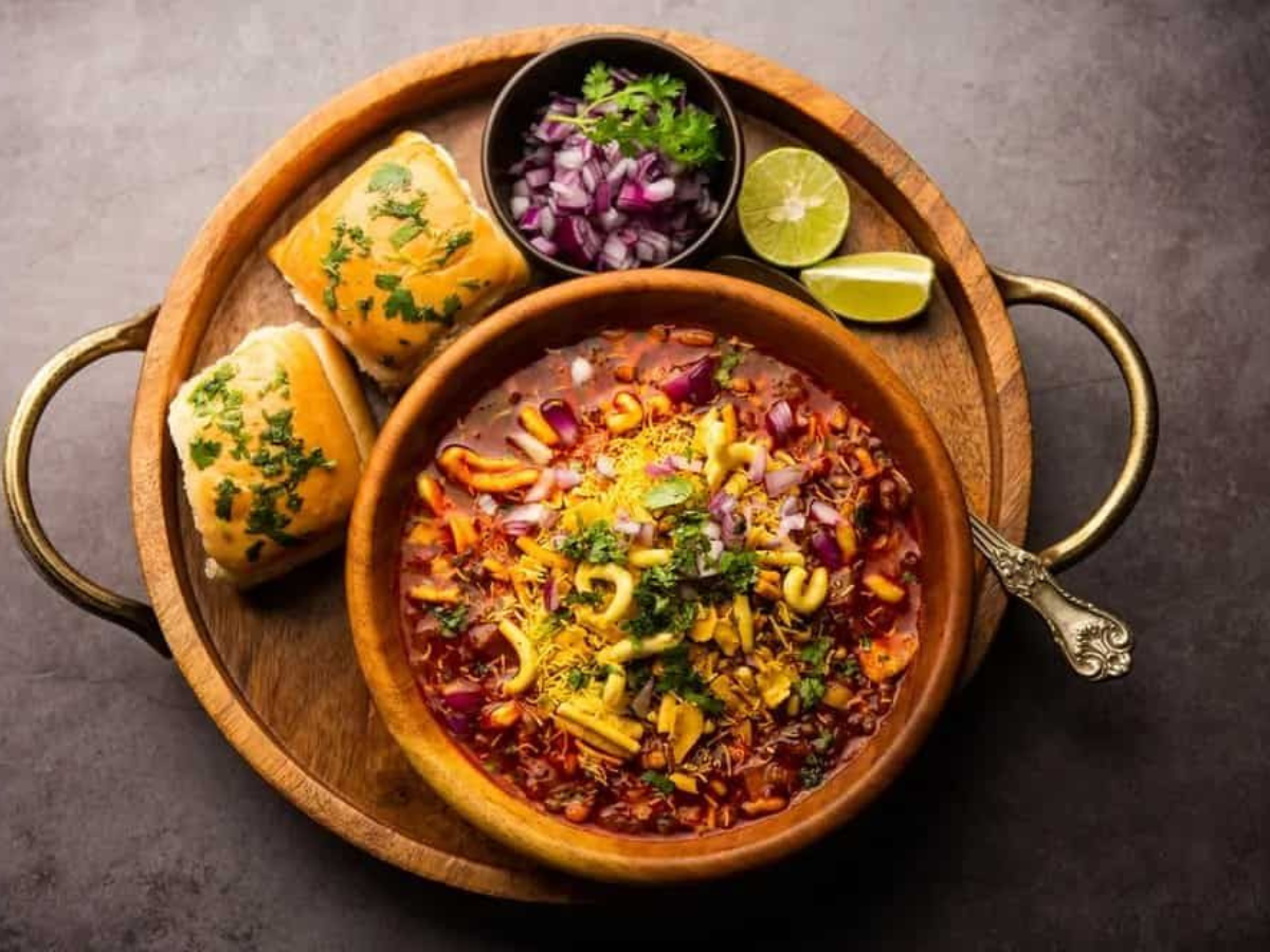 Mumbai Famous street Food: मुंबई के कुछ खास स्ट्रीट फूड जिसे खाकर आपका दिल भी हो जाएगा खुश - Photo Gallery