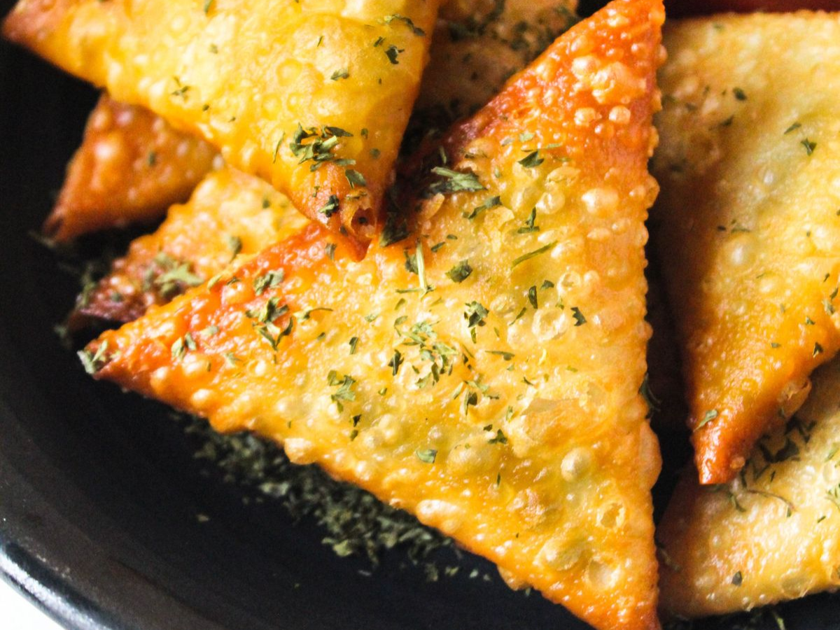 क्या समोसा है आपका फेवरेट स्नैक? तो ये रेसिपीज जरूर ट्राई करें - Photo Gallery