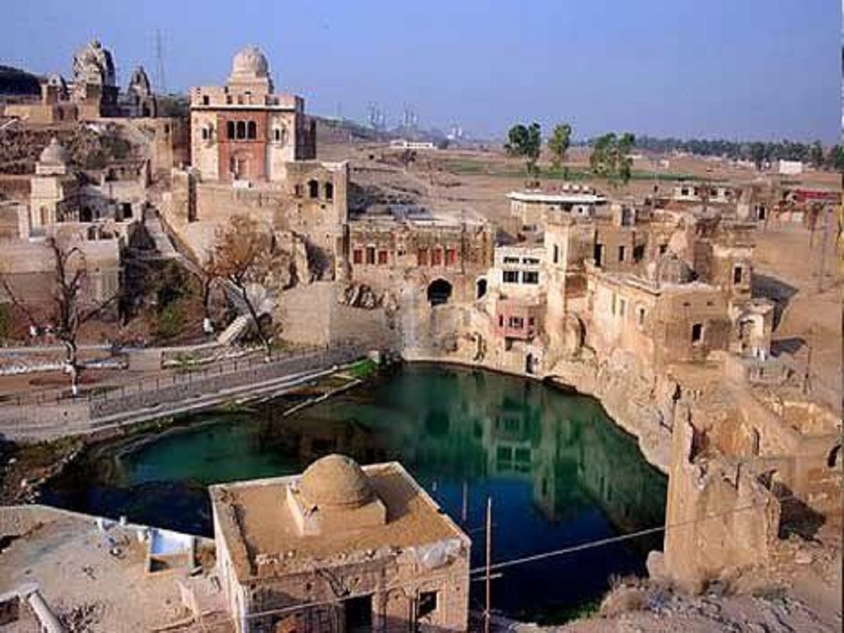 जहां महादेव ने बहाए थे आंसू , जानिए मोक्ष की अनुभूति वाले उस चमत्कारी तालाब का रहस्य - Photo Gallery