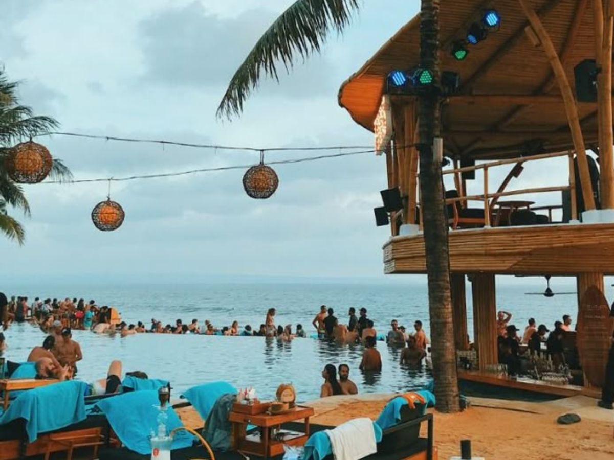 Girls Trip Destination: आप भी अपनी गर्ल्स ट्रिप करे प्लान और इन जगहों पर जाकर करें मौज-मस्ती और बनाएं अपनी ट्रिप को यादगार - Photo Gallery