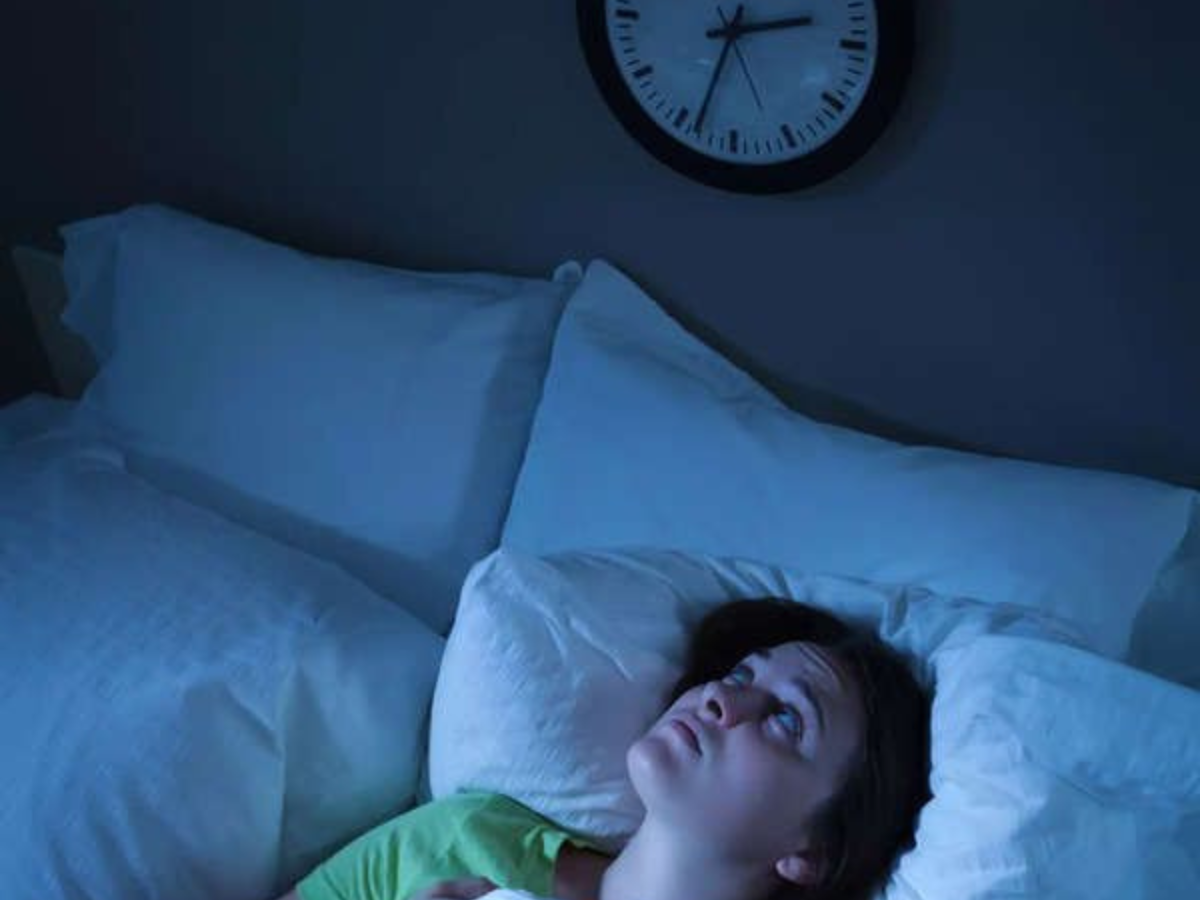 अगर आप भी सोशल मीडिया पर अपना पूरा दिन बिताते हैं ,तो हो जाइए सावधान - Photo Gallery