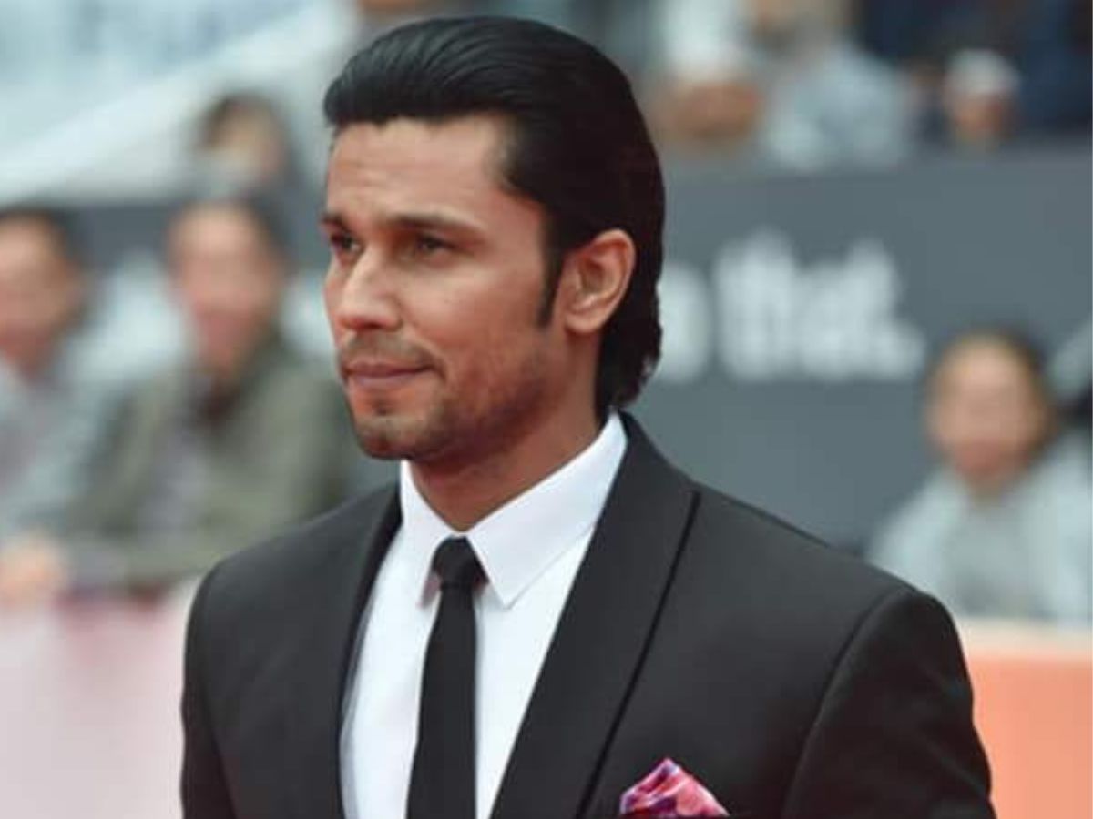 Stars With Degrees: अमिताभ बच्चन से लेकर सोहा अली खान समेत कई सितारों ने अपनी पढ़ाई और एक्टिंग से किया सभी को हैरान - Photo Gallery