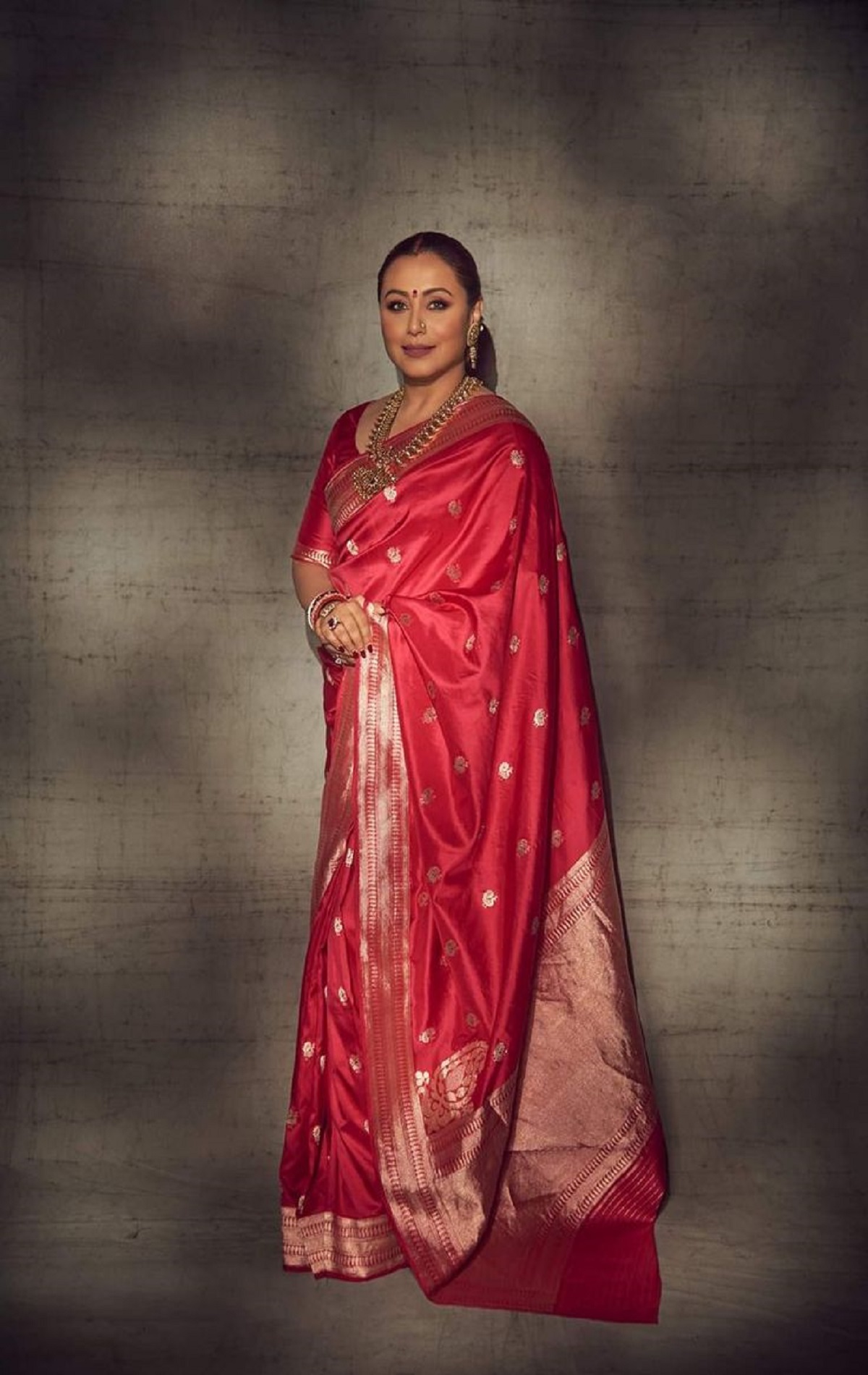 Actresses Married Film Makers:  इन अभिनेत्री ने अपने जीवनसाथी के रूप मे बॉलीवुड के प्रोड्यूसर या डायरेक्टर को चुना - Photo Gallery