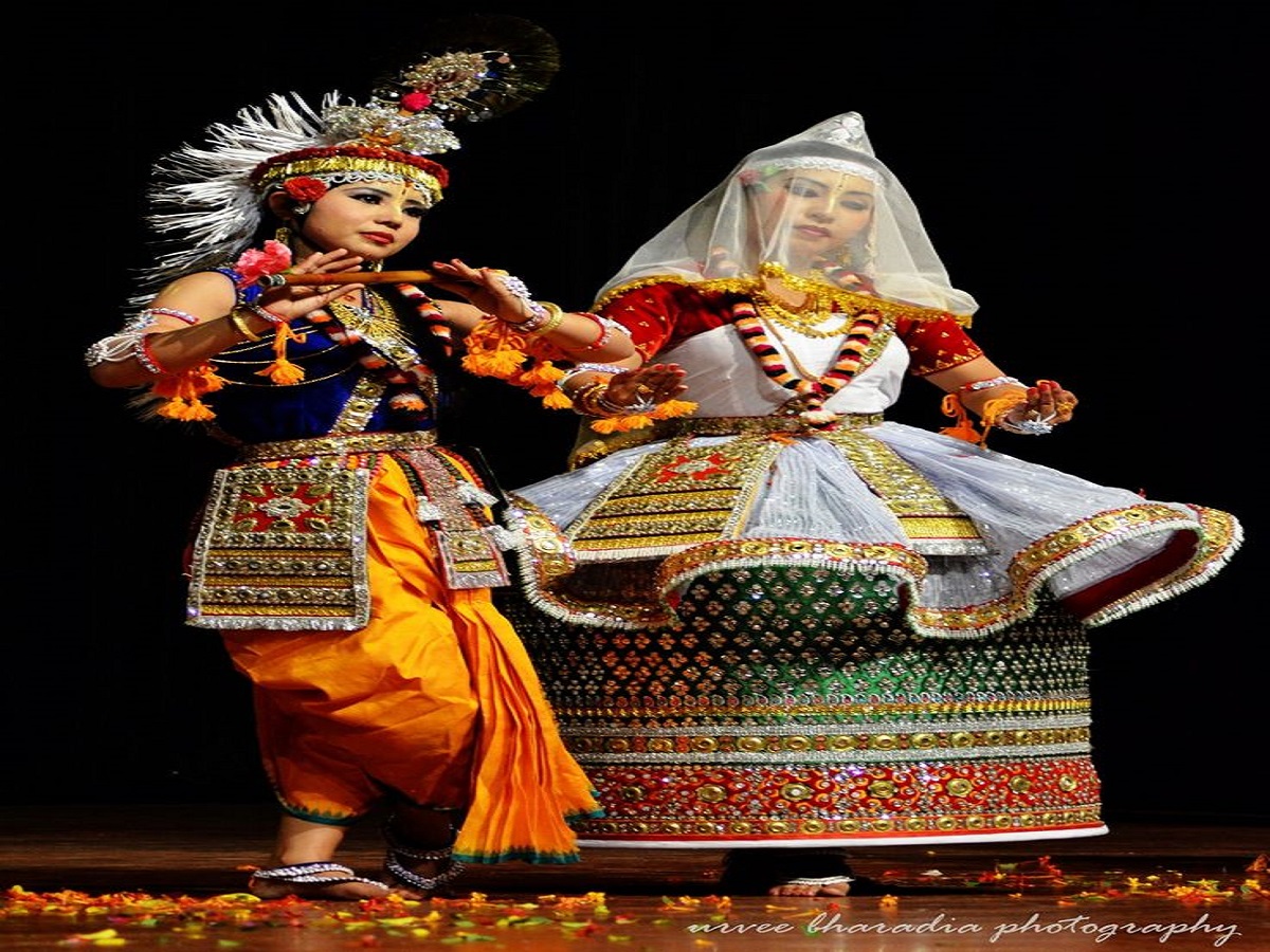 Famous Folk Dances Of India: गरबा से लेकर घूमर तक जानिए भारत के रंग-बिरंगे लोक नृत्य - Photo Gallery