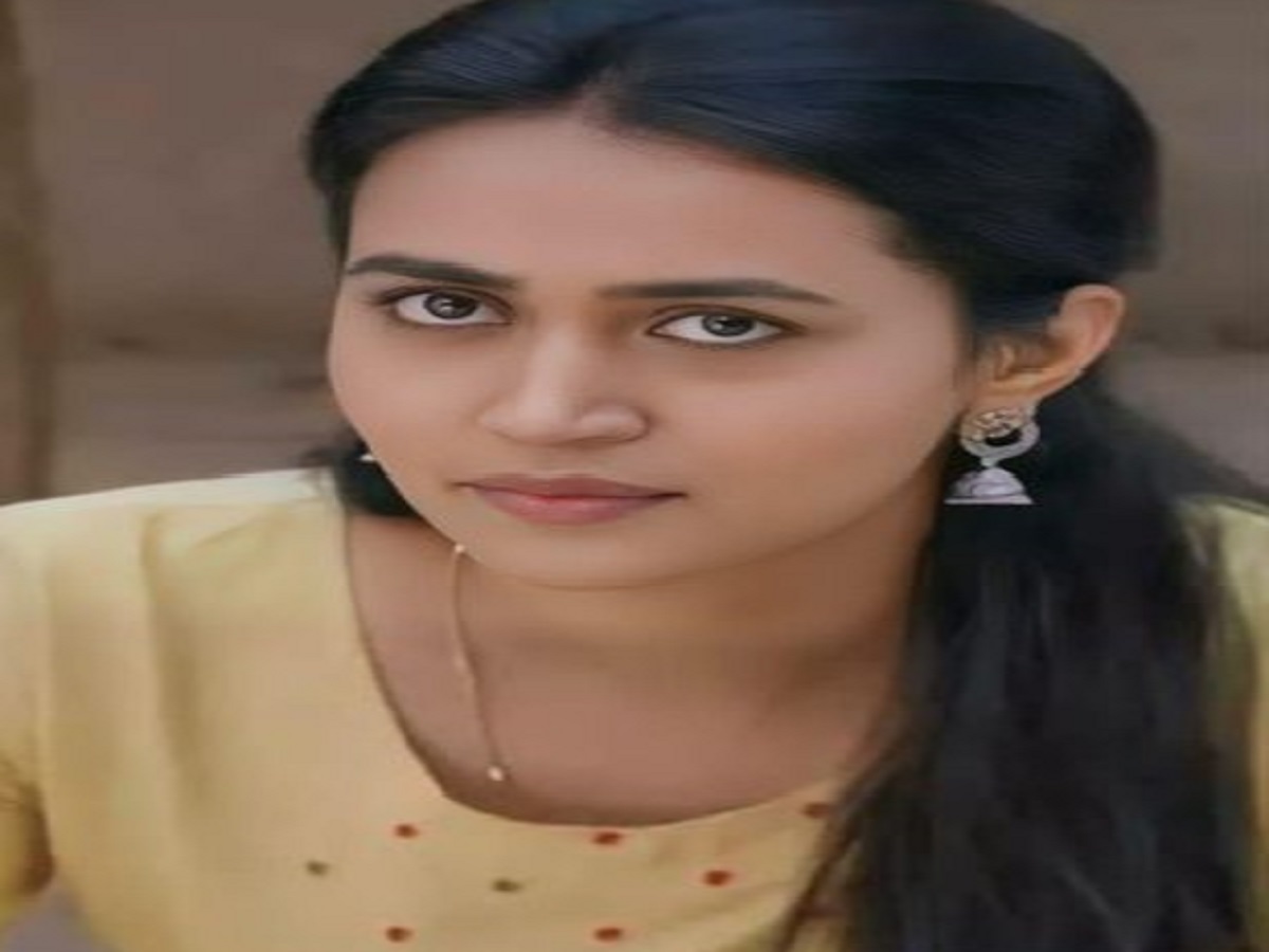 Panchayat Web Series Characters: सचिव जी से लेकर का रिंकी तक जानिए पंचायत के किरदारों का असली पहचान - Photo Gallery