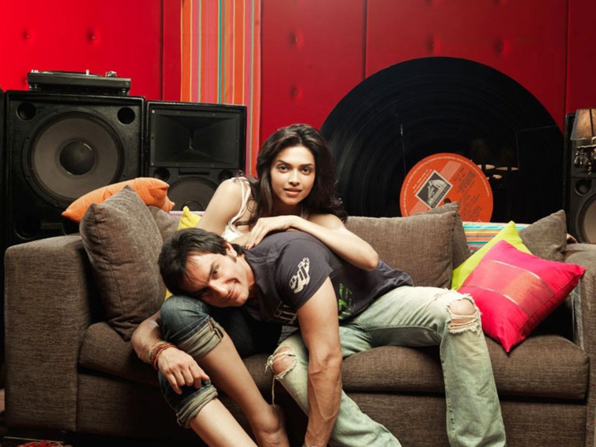 अपने से छोटी उम्र की एक्ट्रेस के साथ ऑनस्क्रीन  इन सितारों ने लड़ाया इश्क - Photo Gallery