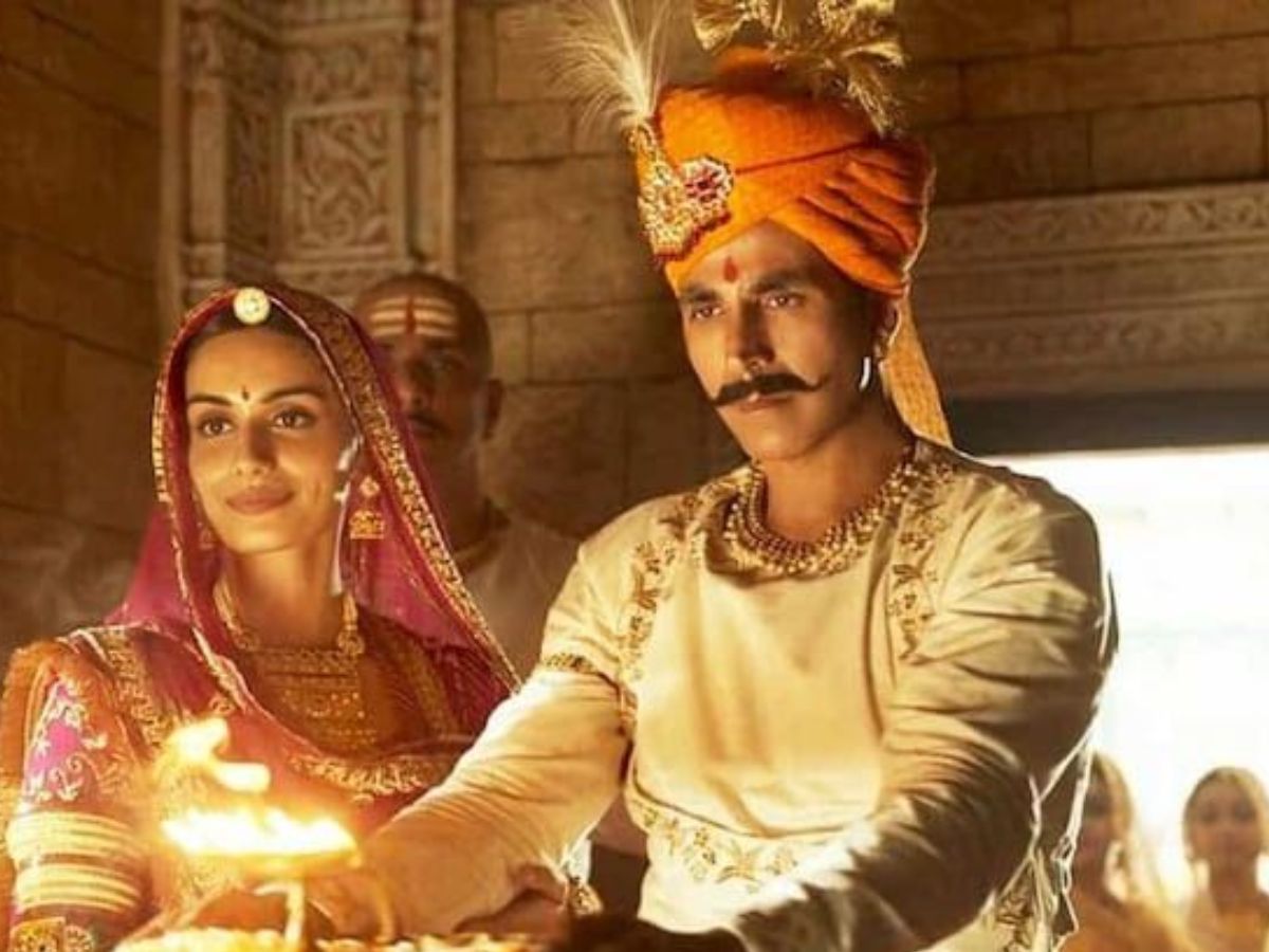 अपने से छोटी उम्र की एक्ट्रेस के साथ ऑनस्क्रीन  इन सितारों ने लड़ाया इश्क - Photo Gallery