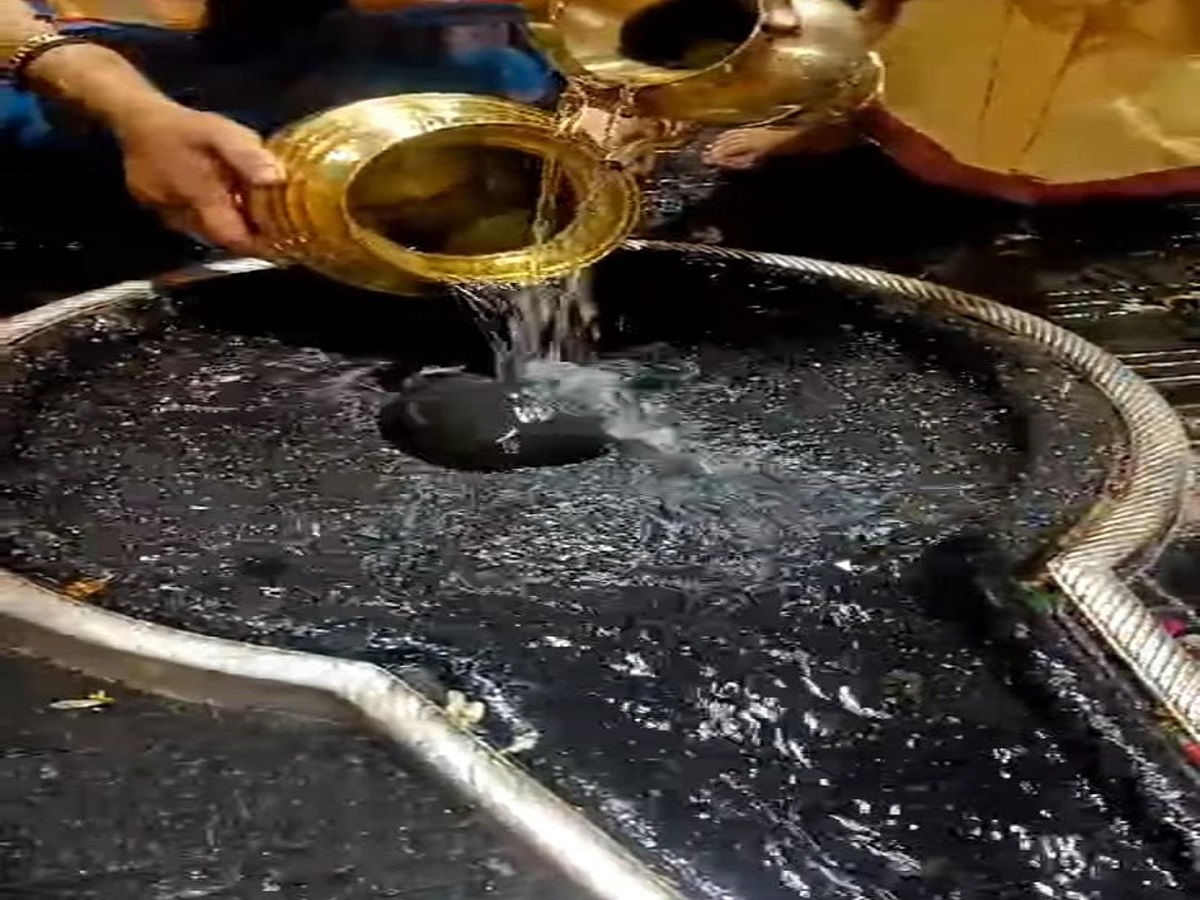 Sawan Shivratri 2025: शिवरात्रि के दिन करें शिव पुराण में बताए हुए यह पांच उपाय, बदल सकती है आपकी किस्मत - Photo Gallery