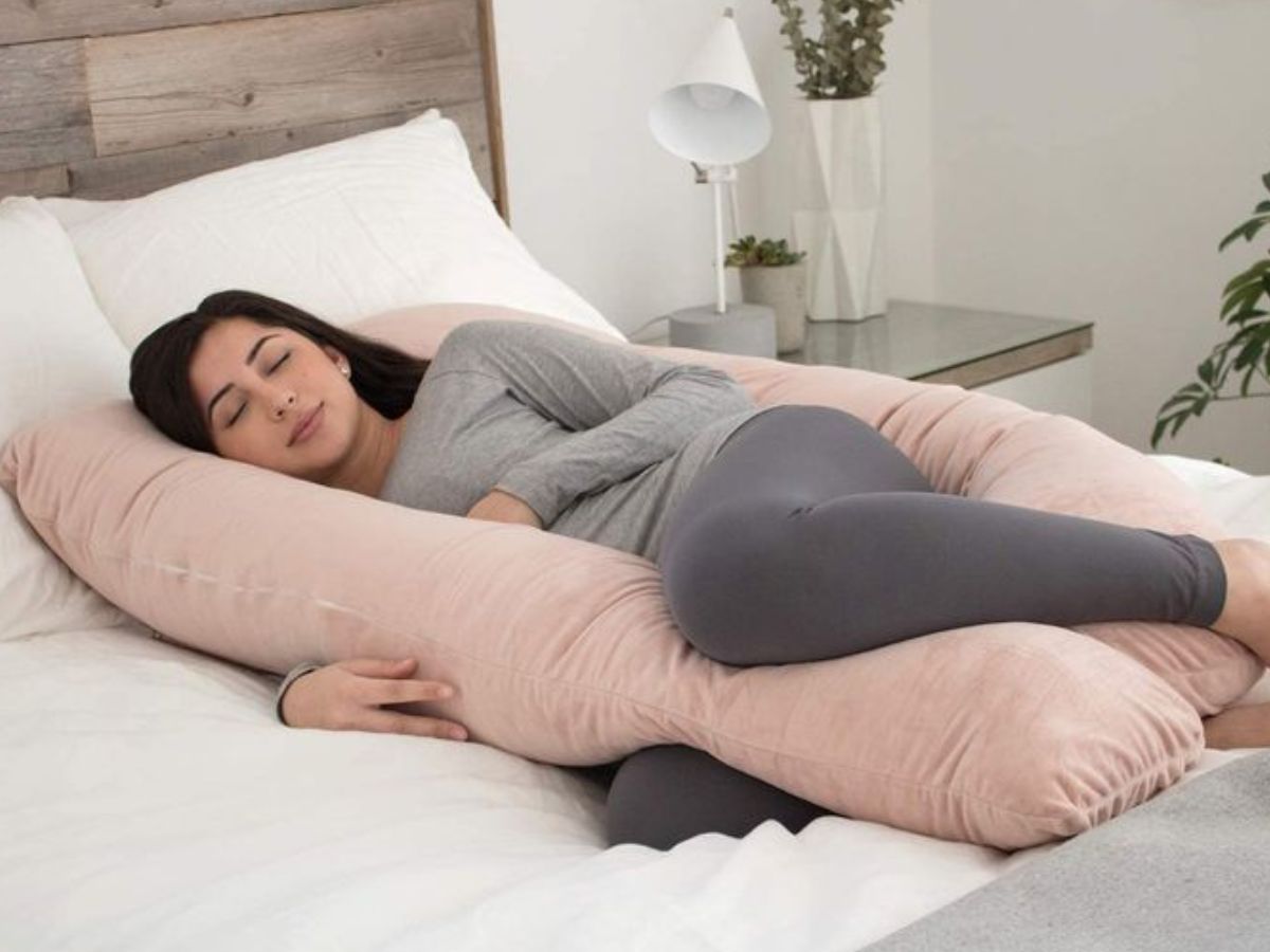 अगर आप भी चाहते है अपनी नींद की क्वालिटी सुधारना, तो अपना ले सोने की ये पोजीसन - Photo Gallery