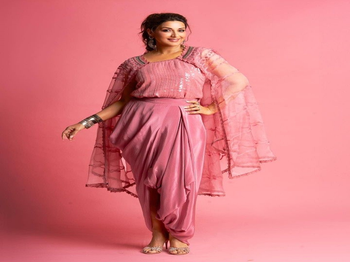 Actresses Married Film Makers:  इन अभिनेत्री ने अपने जीवनसाथी के रूप मे बॉलीवुड के प्रोड्यूसर या डायरेक्टर को चुना - Photo Gallery