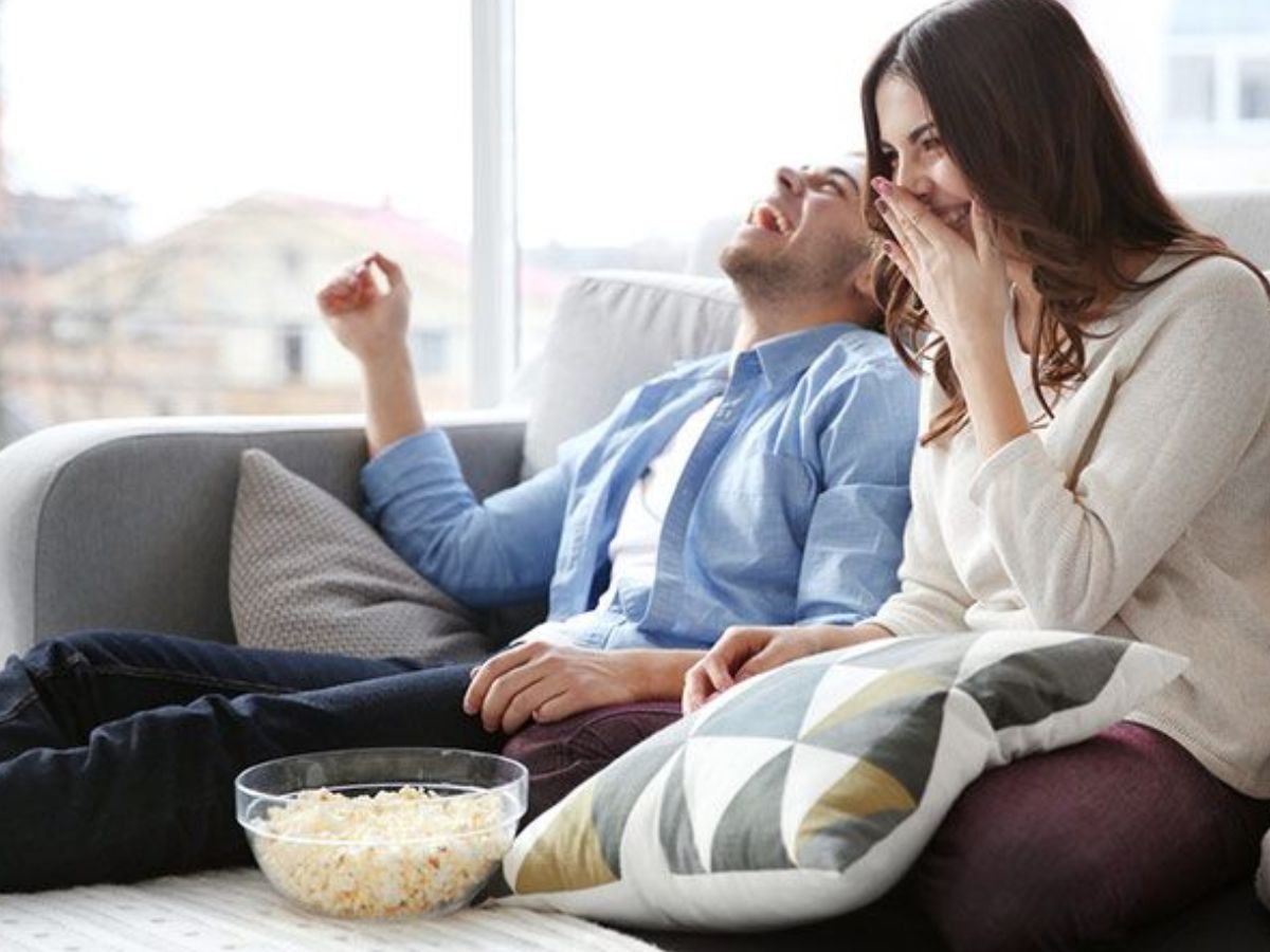 Keep loving Your Partner: इन कुछ तरीकों से अपनी शादीशुदा जीवन में बरकरार रखें रोमांस होगा रिश्ता मजबूत - Photo Gallery