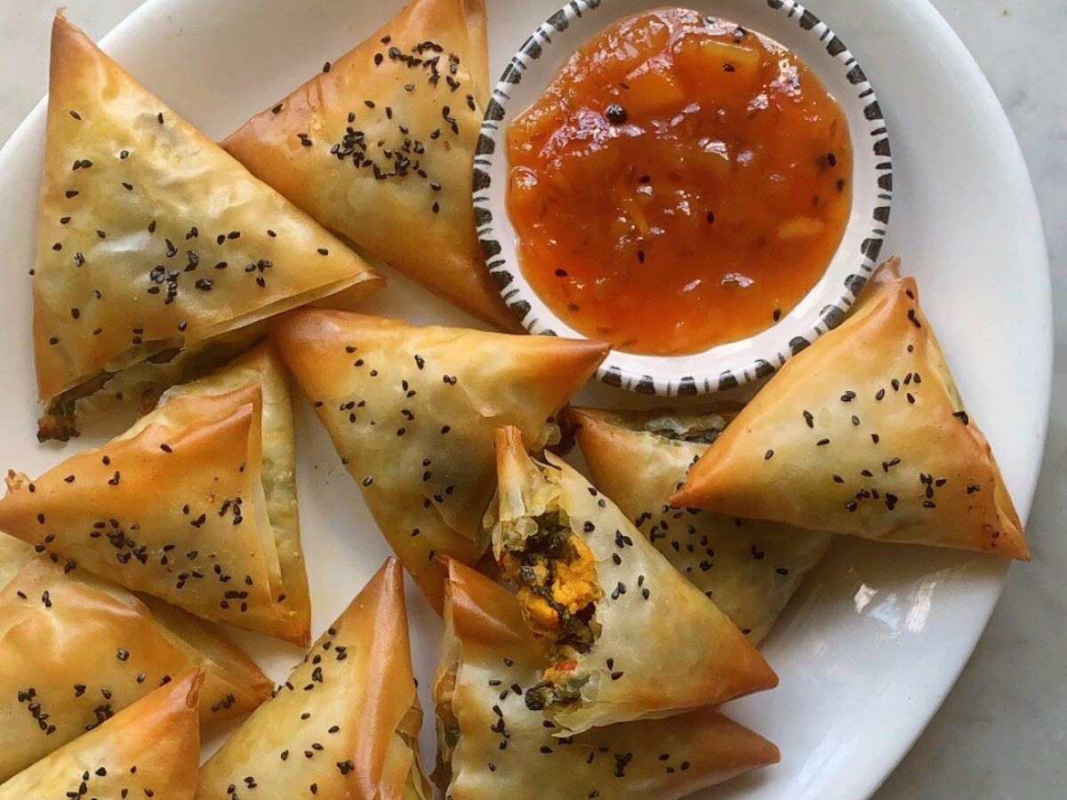 क्या समोसा है आपका फेवरेट स्नैक? तो ये रेसिपीज जरूर ट्राई करें - Photo Gallery