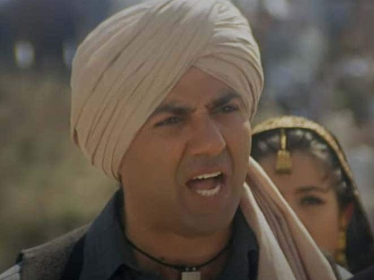 Iconic Sikh Roles: इन सितारों ने बड़े परदे पर पंजाबी किरदार कुछ इस तरह निभाया की आज भी फैंस उनकी तारीफ करते नहीं थकते - Photo Gallery