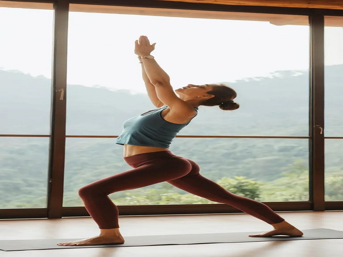 अपनाएं योग के ये 7 आसान स्टेप्स -जिंदगी भर रहें फिट और बीमारियों से दूर - Photo Gallery