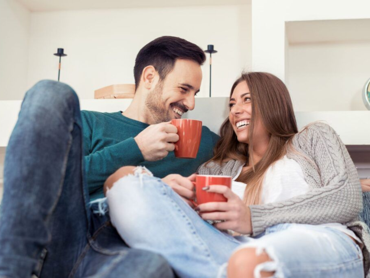 आपको भी बनाना है अपना रिश्ता मजबूत, जानिए खुशहाल कपल की ये कुछ खास आदतें - Photo Gallery