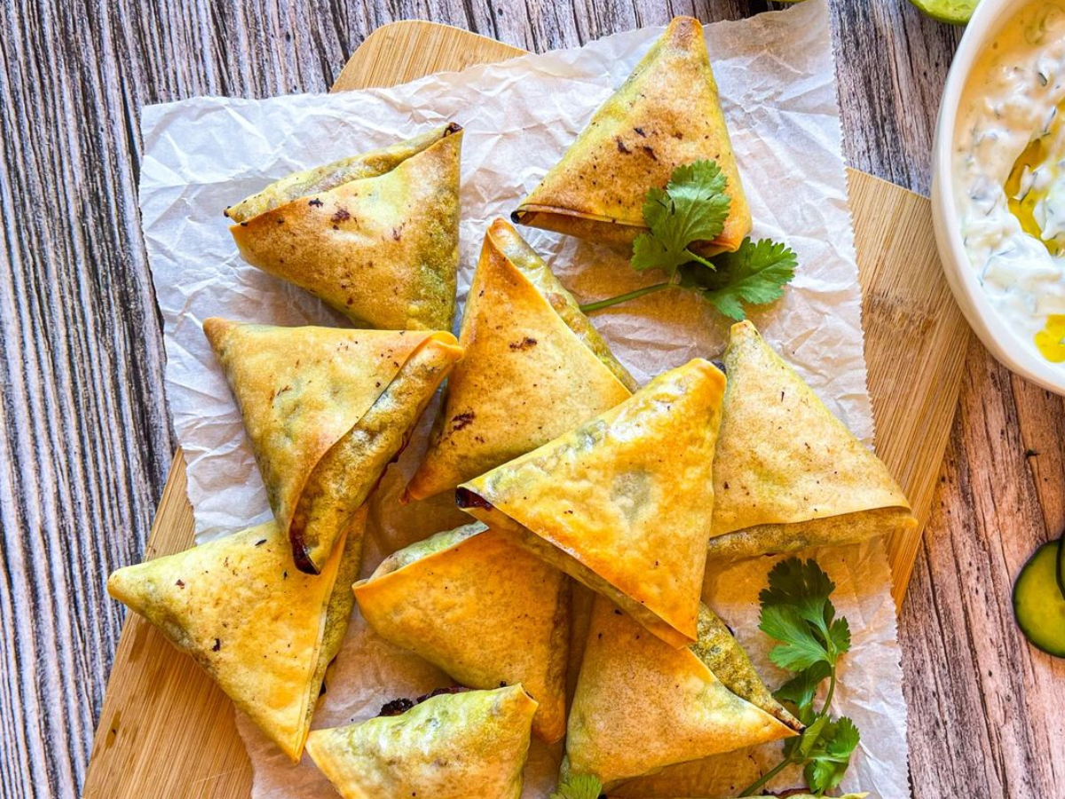 क्या समोसा है आपका फेवरेट स्नैक? तो ये रेसिपीज जरूर ट्राई करें - Photo Gallery